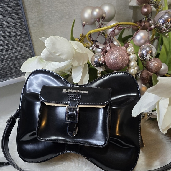 Dr. Martens Vegan Leather Bow Shaped Bag Black Oxford Rub Off100% Vegan - New
